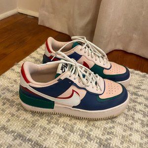 AIR FORCE 1 LOW WMNS "GREEN PINK BLUE SHADOW"